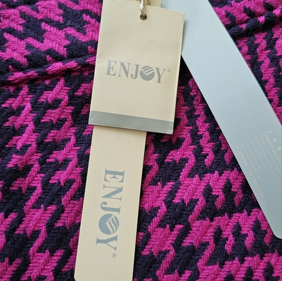 Enjoy Black and Pink skirt - Picture 5 of 6